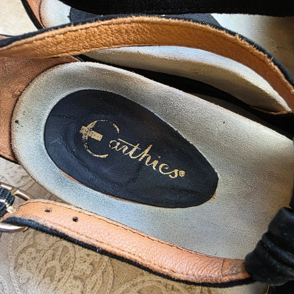 Earthies Veria Too Wedge‎ Sandals 8.5 Black Suede Pleated T-Strap Peep Toe Shoes